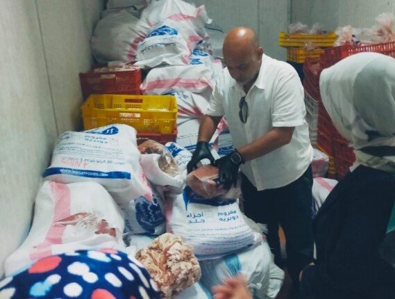 ضبط مصنع غير مرخص لتصنيع عجينة السجق بشبرا الخيمة