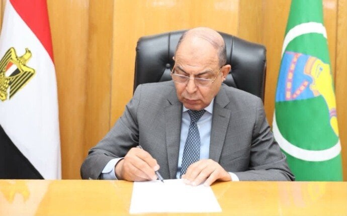 محافظ المنيا يعتمد الخطة السكانية 2026-2027 لدعم التنمية
