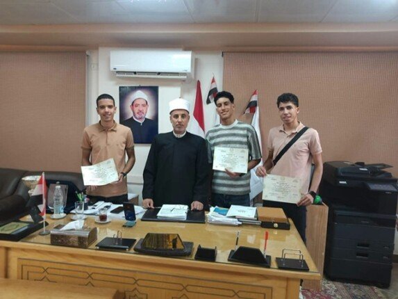 «بني سويف الأزهرية» تكرم طلاب الثانوية الأزهرية الفائزين بشهادات الحافز الرياضي