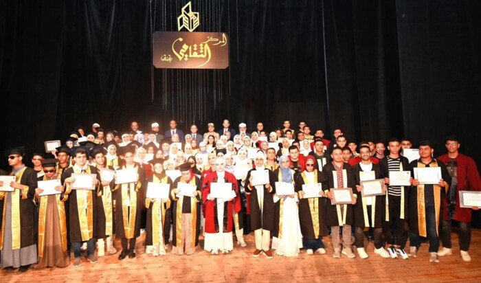 محافظ الغربية يُكرم 100 من أوائل الشهادات العامة والأزهرية