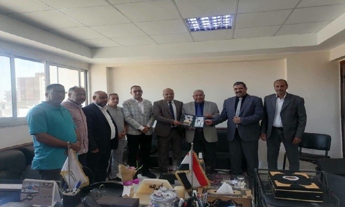 مدير تضامن قنا يستعرض مع قيادات البريد تيسير صرف مستحقات مستفيدي «تكافل وكرامة»