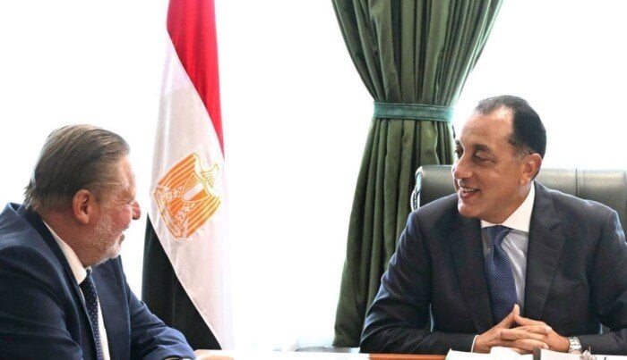 «مدبولي» يبحث مع محافظ البنك المركزي تطورات البرنامج الوطني للتحول الاقتصادي وخفض التضخم