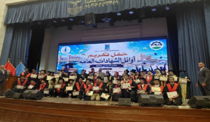 تقديرًا لتفوقهم.. محافظ الإسكندرية يُكرّم أوائل الشهادات العامة