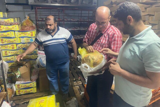 ضبط ربع طن مصنعات لحوم مجهولة المصدر في الخانكة