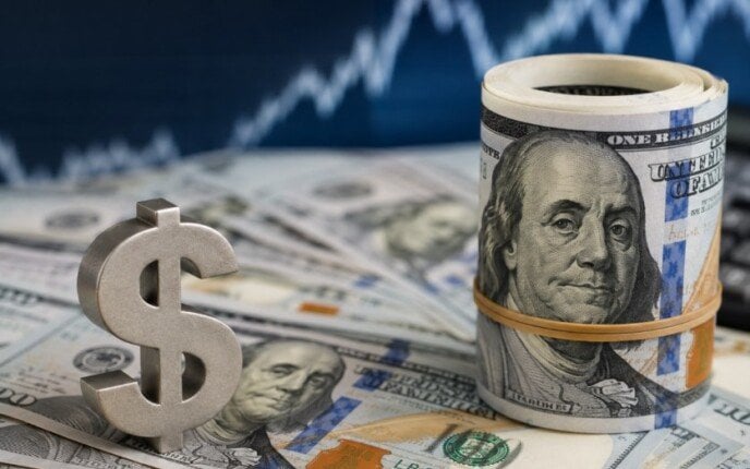 قبل ما تحول فلوسك.. اعرف سعر الدولار اليوم مقابل الجنيه بكام