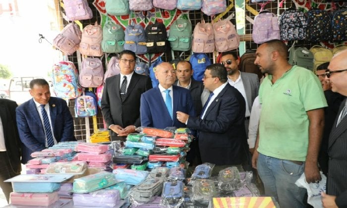 محافظ القاهرة يفتتح معرضي «أهلًا مدارس» بوسط القاهرة وباب الشعرية لتوفير المستلزمات بأسعار مخفضة