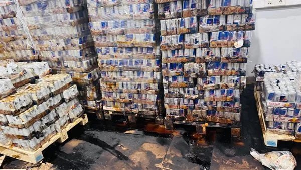 «صحة القليوبية» تضبط 13.5 طن مشروبات طاقة داخل مخزن غير مرخص بالعبور