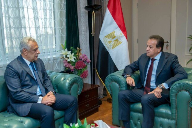 وزيرا الصحة والإنتاج الحربي يبحثان مستجدات عدد من المشروعات القومية المشتركة