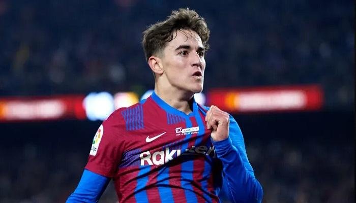 جافي يرفض الانتقال إلى مانشستر يونايتد ويتمسك بالبقاء مع برشلونة