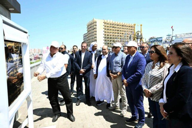 رئيس الوزراء يفتتح كورنيش 30 يونيو المطور ويتفقد معرض «كنوز مصر» في مطروح (صور)