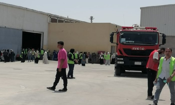 إصابة 38 عاملًا بحالات اختناق إثر حريق داخل مصنع بالعاشر من رمضان بالشرقية