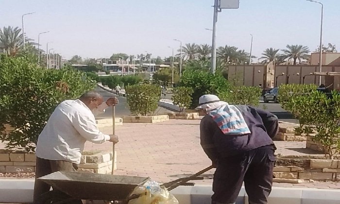 حملات مكثفة لرفع كفاءة الشوارع والميادين بأسوان