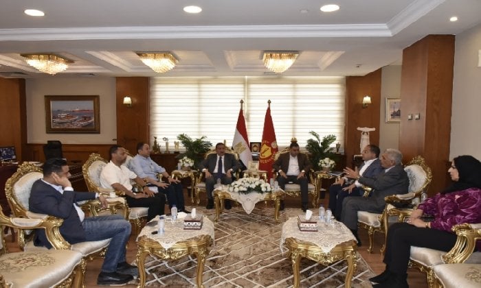 محافظ بورسعيد يبحث مع أعضاء مجلسي النواب والشيوخ عدد من ملفات الإسكان