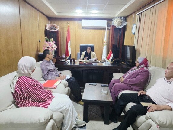مدير صحة الغربية تبحث انتظام العمل وصرف المستحقات وتشكل لجنة لمتابعة المنشآت الصحية