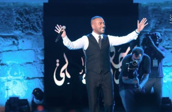 بعد حفله في قرطاج.. تامر عاشور يوجه رسالة لجمهور تونس «صور»