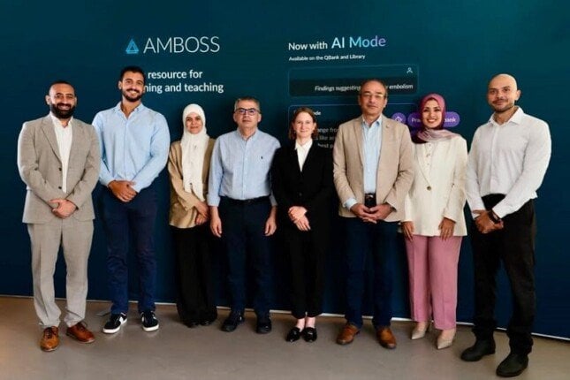 مستشفيات جامعة عين شمس تتعاون مع منصة ألمانية لدمج الذكاء الاصطناعي بالتعليم الطبي