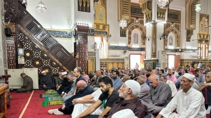 الإحسان إلى المحتاجين بين صدق العبودية وجمال السلوك».. موضوع خطبة الجمعة المقبلة