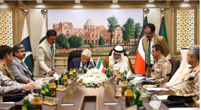 الدفاع الكويتية تعلن توقيع اتفاقية الدفاع والتعاون العسكري المشترك مع باكستان