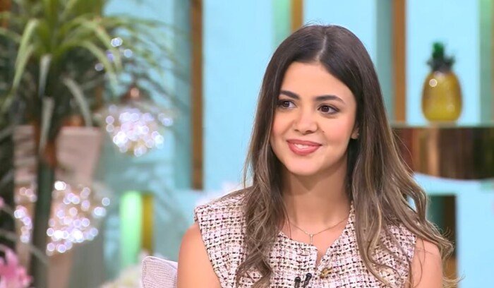 «من الطب إلى كليب عمرو دياب».. لجين خليفة تكشف كواليس مشاركتها في «لولا البنات»