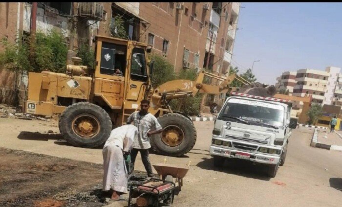 محافظ أسوان يتابع أعمال تطوير ورفع كفاءة الشوارع والميادين