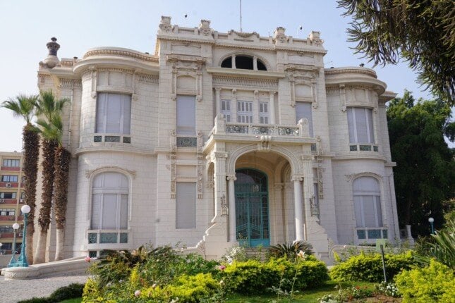 جامعة عين شمس تطلق أول برنامج تدريبي في مهارات «البحث القانوني الرقمي» بالشراكة مع النيابة العامة