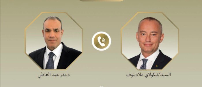 وزير الخارجية يبحث هاتفيا مع الممثل الأعلى لغزة مستجدات الأوضاع في القطاع