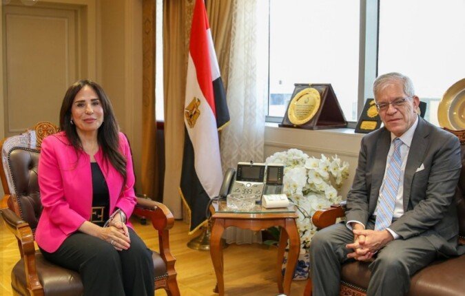 وزيرة الإسكان تستعرض مع السفير الأمريكي الفرص الاستثمارية في المدن الجديدة