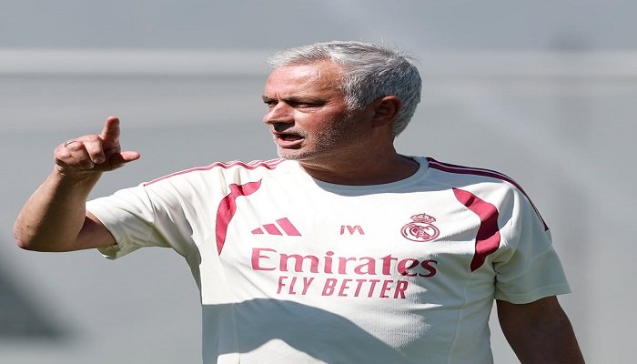 مورينيو يختبر برناردو سيلفا في مركز جديد.. وتجربة تكشف أزمة وسط ريال مدريد
