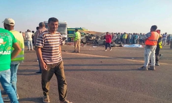 مصرع 9 أشخاص وإصابة 8 آخرين في حادث تصادم مروع بمحور الضبعة