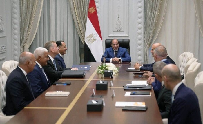 وزير البترول يستعرض أمام الرئيس السيسي مشروعات جديدة للبحث والاستكشاف وتنمية الحقول