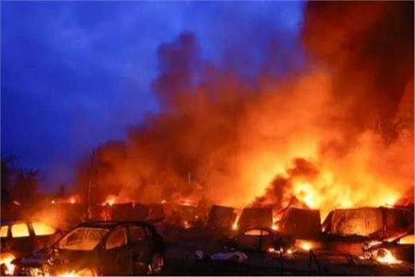 انفجار ضخم يلتهم مستودعاً لصهاريج نفطية في السليمانية بالعراق