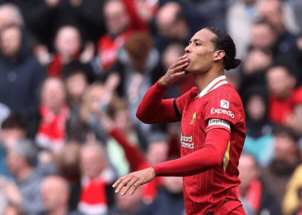 فان دايك يطالب ليفربول بالإبقاء على جاكبو وعدم رحيله إلى مانشستر سيتي