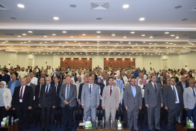 رئيس جامعة بنها يشهد ختام المدرسة الصيفية للروبوتات بهندسة شبرا