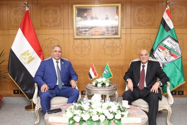 نقيب المحامين يهنئ رئيس هيئة قضايا الدولة الجديد ويؤكد تعزيز التعاون المشترك