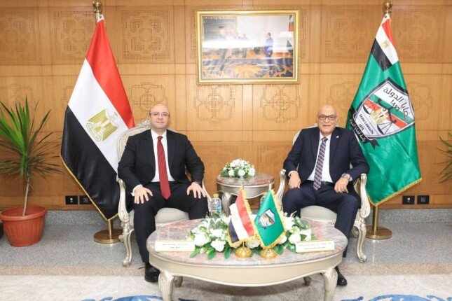 محافظ الفيوم يهنئ رئيس هيئة قضايا الدولة بتوليه مهام منصبه