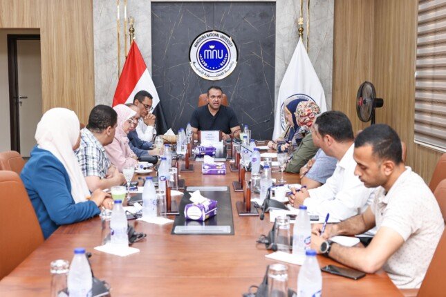 رئيس جامعة المنصورة الأهلية يستعرض منظومة استقبال الطلاب والاستعداد للعام الجامعي الجديد