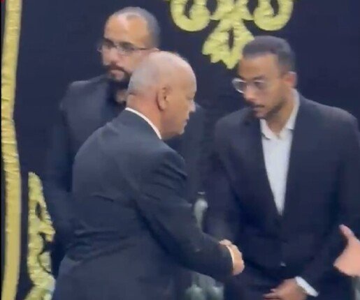 مصطفى بكري يقدم واجب العزاء في والدة النائب محمد شبانة