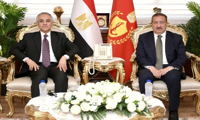 وزير العدل يصل بورسعيد ويبحث مع المحافظ تطوير المنظومة القضائية قبل افتتاح محكمة بورفؤاد الجديدة