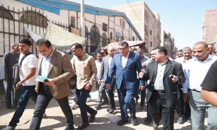 محافظ قنا يتفقد مشروعات الخطة الاستثمارية بفرشوط