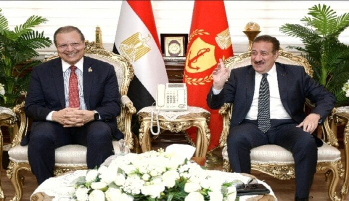 محافظ بورسعيد يبحث مع رئيس الهيئة العامة للاعتماد والرقابة الصحية تعزيز التعاون المشترك
