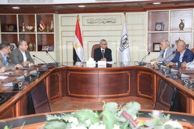 محافظ بني سويف يستعرض مستجدات مشروعات «حياة كريمة» بقرى ببا وناصر