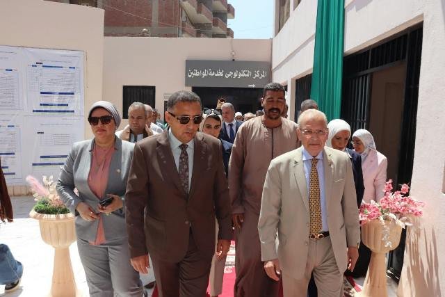 هدية العيد القومي الـ158: محافظ القليوبية يفتتح مركزين تكنولوجيين بالمنيرة وشلقان