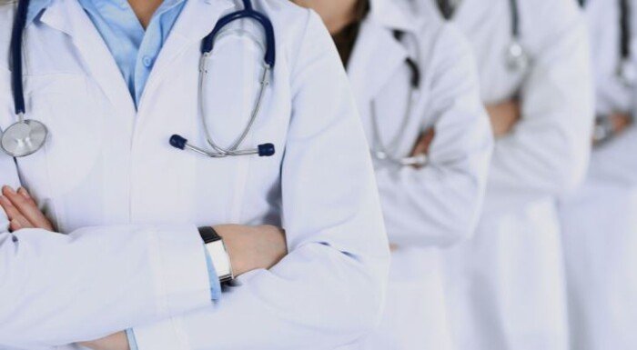 «الأطباء» تحذر من التوسع بكليات الطب الخاصة