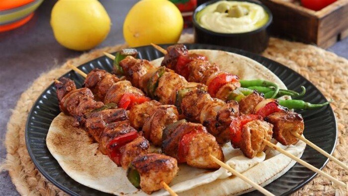 طريقة عمل شيش طاووق في المنزل بطريقة سهلة وبسيطة