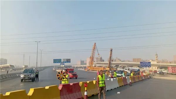 من منتصف الليل حتى السادسة صباحًا.. تحويلات مرورية جديدة بطريق السويس
