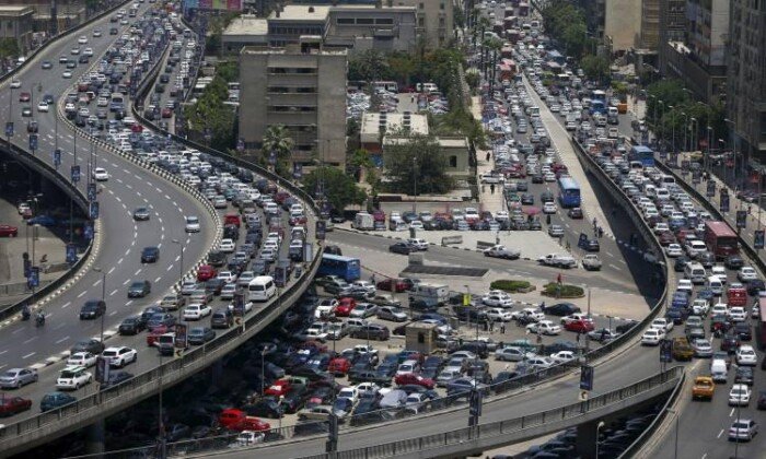 تعرف على أماكن الكثافات المرورية بالقاهرة والجيزة صباح اليوم الأربعاء