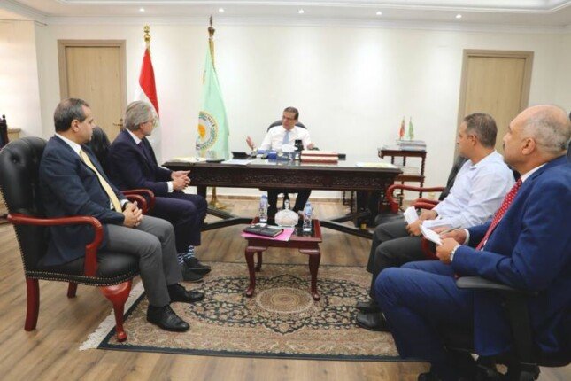 وزير الزراعة يبحث فتح آفاق جديدة أمام الاستثمارات الهولندية في مصر