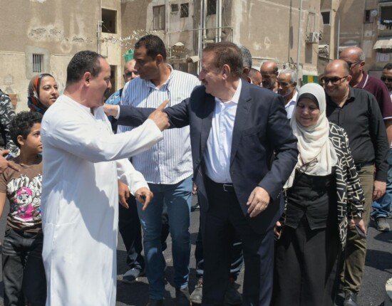 بطول 700 متر وتكلفة 93 مليونا.. محافظ بورسعيد يتابع تطوير شارع «العاشر من رمضان»