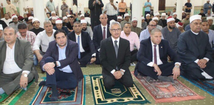 محافظ بني سويف يشهد احتفال الأوقاف بالمولد النبوي الشريف بمسجد عمر بن عبد العزيز