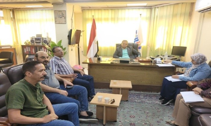 مدير «صحة قنا» يضع خطة لتطوير المنظومة الصحية والتوسع في التخصصات الدقيقة بالمستشفيات
